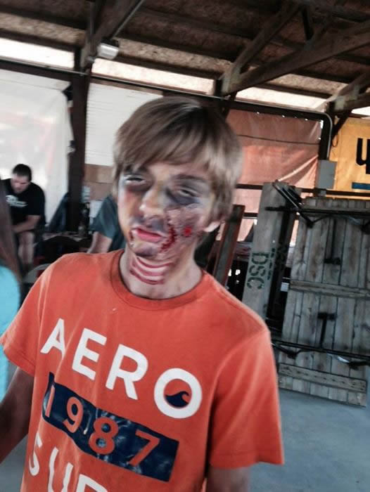 https://www.dundeemill.org/pictures/2014/11 Zombie boy.jpg